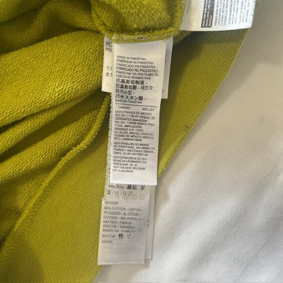 Levis Ladies Cropped Top Small Long Sleeves Logo Daisy - Picture 8 of 11